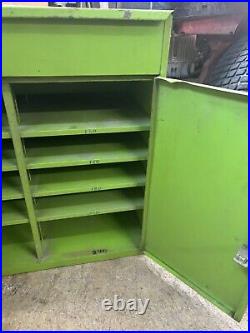 1970s NAPA Auto Parts Cabinet Garage Shop Martin Senour Green Advertising Car