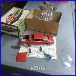 AMT1968 Ford Galaxie BUILT 1/25 MODEL CAR + box and spare parts