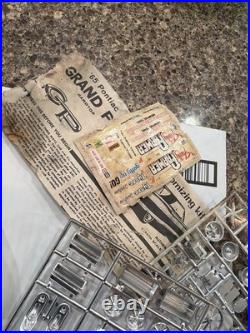 Amt 1965 Pontiac Grand Prix Original Show'n Go Kit! Circa 1969! Vmcp