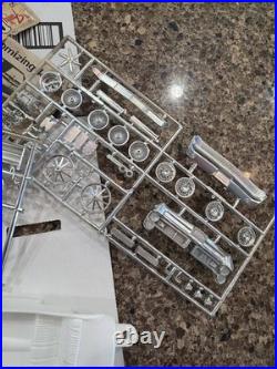 Amt 1965 Pontiac Grand Prix Original Show'n Go Kit! Circa 1969! Vmcp