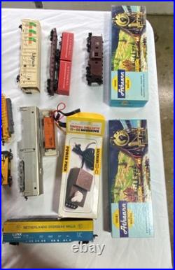Lot of Vintage HO Scale Freight Cars Engines Tracks Parts Accessories Read Desc Lot of Vintage HO Scale Freight Cars Engines Tracks Parts Accessories Read Desc