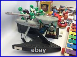 Mixed Vintage Lot Toys Figures Parts View Master Star Trek Phone Frog Band Cars