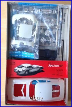 NBK 124 Toyota 2000GT Vintage Model Car Kit, Complete