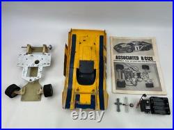 ORIGINAL VINTAGE ASSOCIATED RC12E ONROAD PAN CAR 1/12 SCALE Parts ONLY With Box