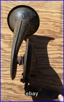 Old Vintage Antique Automobile Vehicle Car Auto Truck Horn Part with Bracket