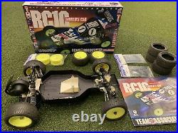 Team Associated RC10 Worlds Car Roller /w Extra Parts Box Manual NICE Vintage