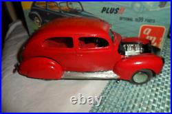 VINTAGE MODEL LOT OF1BUILT PARTS WITH BOX 19 lot 0 1 0 0