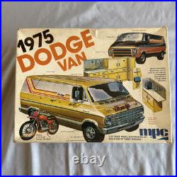 VINTAGE MPC 1975 DODGE VAN withYAMAHA DIRT BIKE 1/25 SCALE MODEL CAR KIT PARTS VINTAGE MPC 1975 DODGE VAN withYAMAHA DIRT BIKE 1/25 SCALE MODEL CAR KIT PARTS