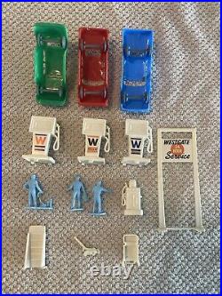 VTG 1968 Marx Toys Westgate Auto Center Plastic Gas Pump Cars Parts 1/32 Figure