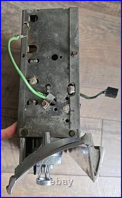 VTG Oldsmobile Model 982029 Delco Radio Salvaged Car Part