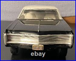 Vintage Amt Custom 1969 Impala Lowrider Nicely Built Model Look Vintage Amt Custom 1969 Impala Lowrider Nicely Built Model Look