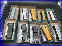 Vintage Athearn HO Scale Train Lot 10 Freight Cars ATSF Locomotive Parts Boxes