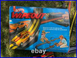 Vintage Hot Wheels Wipeout Race Track Set Toy 1547 Incomplete Sold As Is Parts Vintage Hot Wheels Wipeout Race Track Set Toy 1547 Incomplete Sold As Is Parts