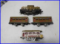 Vintage Lionel #252 Locomotive with3 cars for parts/repair