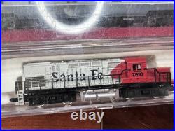 Vintage Lot of 8 Mixed N Scale Train Engines & Car Lot (For Parts / Not Tested)