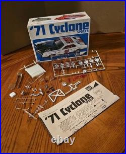 Vintage MPC 1971 MERCURY CYCLONE SPOILER 125 Scale 7124 Box & Parts Model Car
