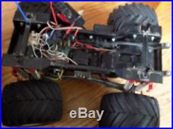 Vintage Tamiya Clodbuster with charger, Battery and controller