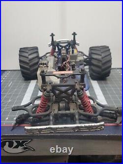 Vintage Traxxas 2.5r parts car Tmaxx Rc 4x4 Monster Truck Chassis