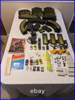 Vintage Tyco Cliffhangers Night Glow HO Car Slot Set With Cars + Extras + Parts