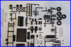Vintage amt 1953 Ford Pickup Truck 3 in 1 Kit, Molded in Black, WithExtra Parts